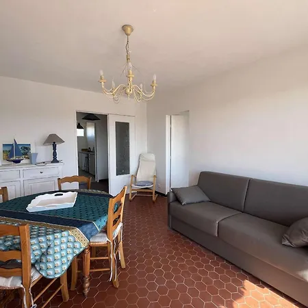 Апартаменты T2 Climatise Avec Terrasse Et Parking Au Lavandou